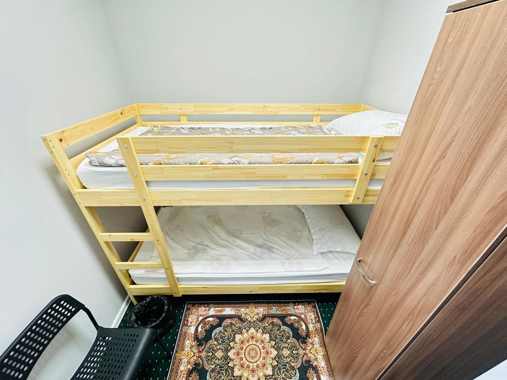 Center Capsule Hotel Almaty Ngoại thất bức ảnh